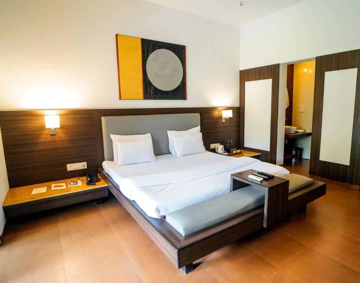 Treasure Island Resorts Лонавала Екстериор снимка
